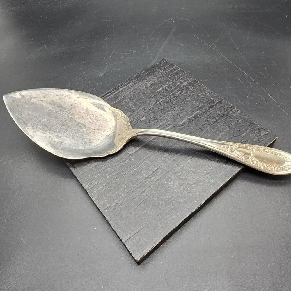 Vintage Stratford Silverplate Pie Server With Ornate Floral Handle Design HS269
